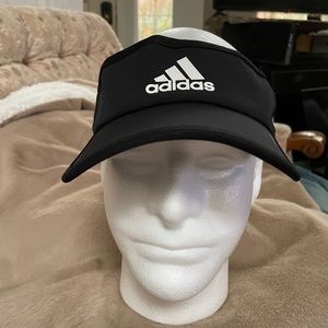 Men’s Black Adidas aeroready visor
